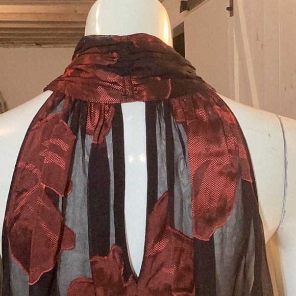 Robert Graham ‘Trina’ Blouse - Picture 4 of 6